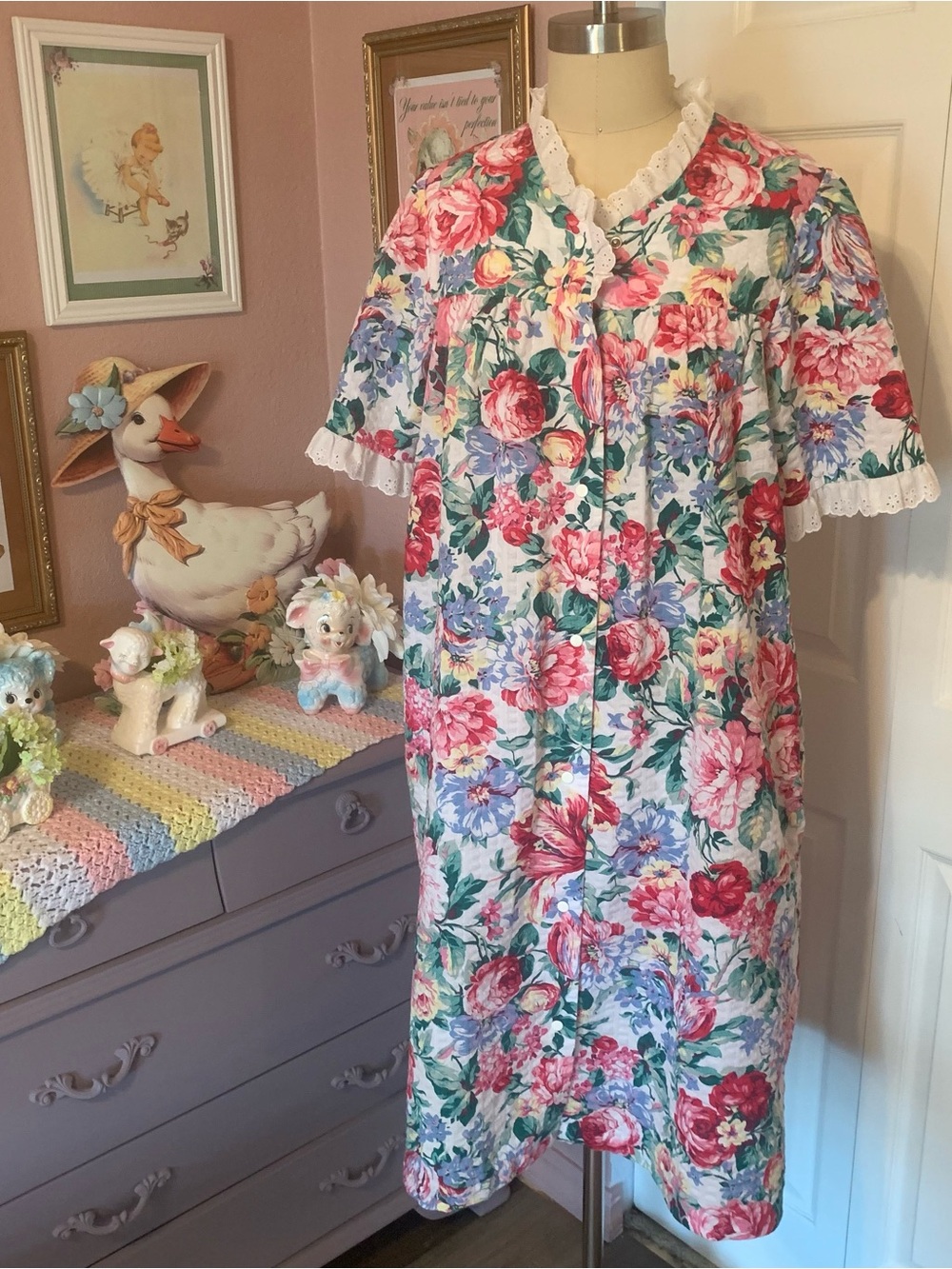 MISS ELAINE Vintage Floral Button-Front Housecoat in Pink, Blue & Green